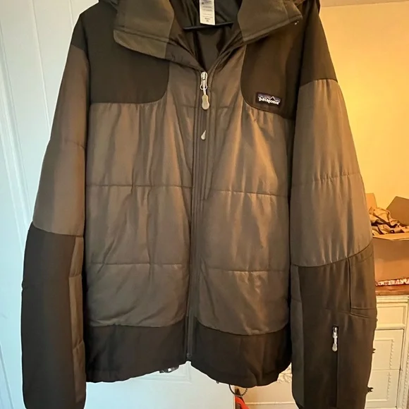 Patagonia men’s ski jacket - Picture 3 of 3